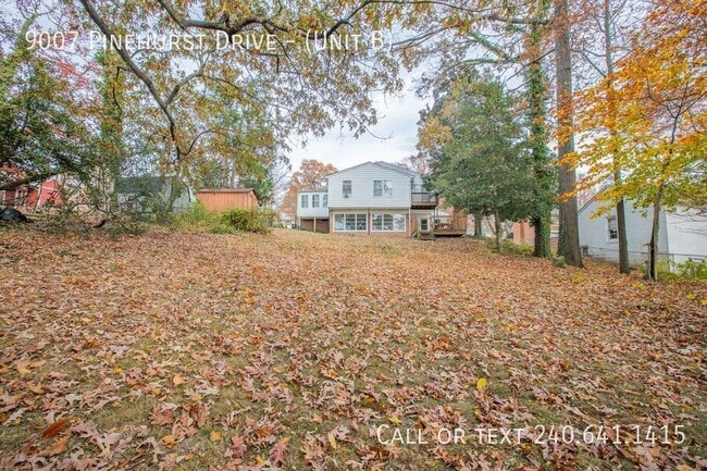 Building Photo - 9007 Pinehurst Dr