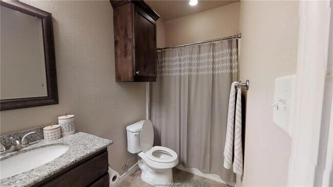 Building Photo - 4020 Golden Eagle Dr
