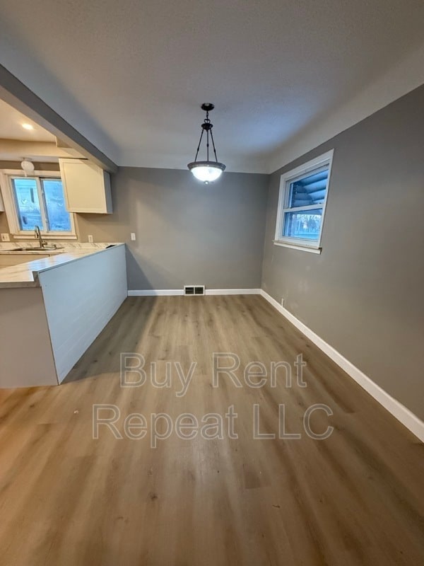 Building Photo - 22847 Panama Ave