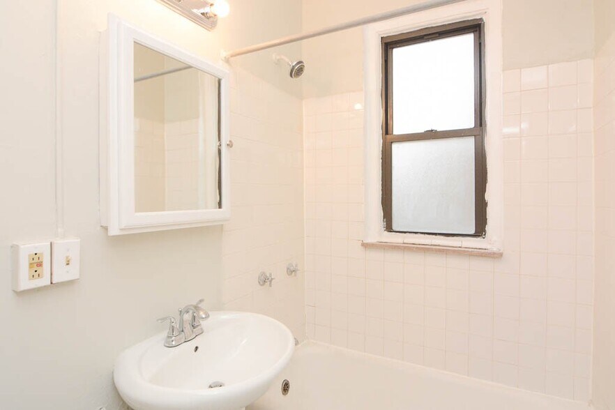 Building Photo - 3836 N Fremont St