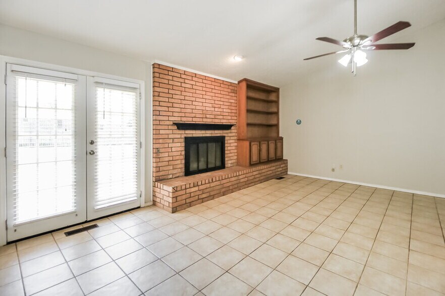 Building Photo - 4716 Brookwood Dr