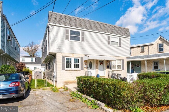 Building Photo - 725 Mt Vernon Ave
