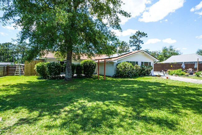 Building Photo - 601 Ironwood Dr