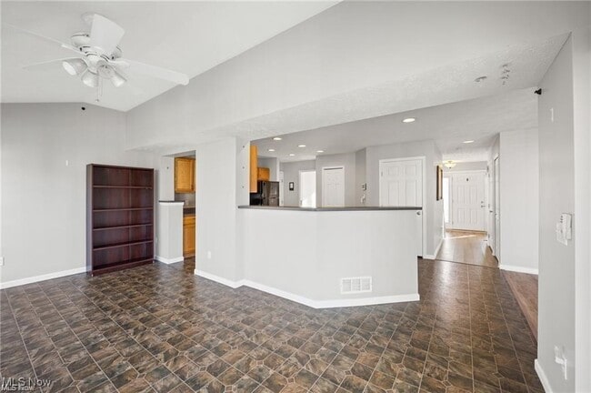 Building Photo - 7419 Meadow Brooke Way