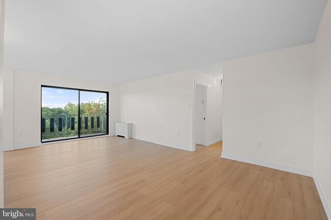 Building Photo - 8830 Piney Branch Rd