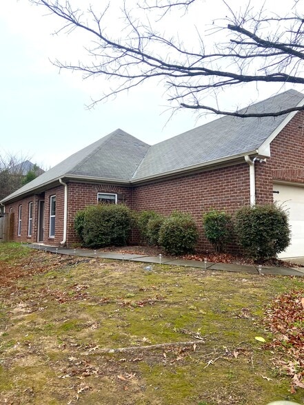 Building Photo - 256 Oxmoor Pl