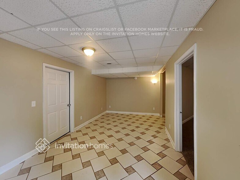 Building Photo - 117 Chickory Ln