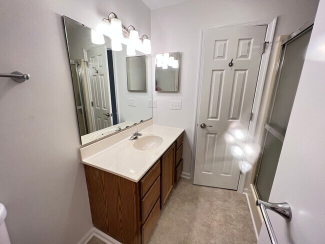 Building Photo - Branchlands Condo