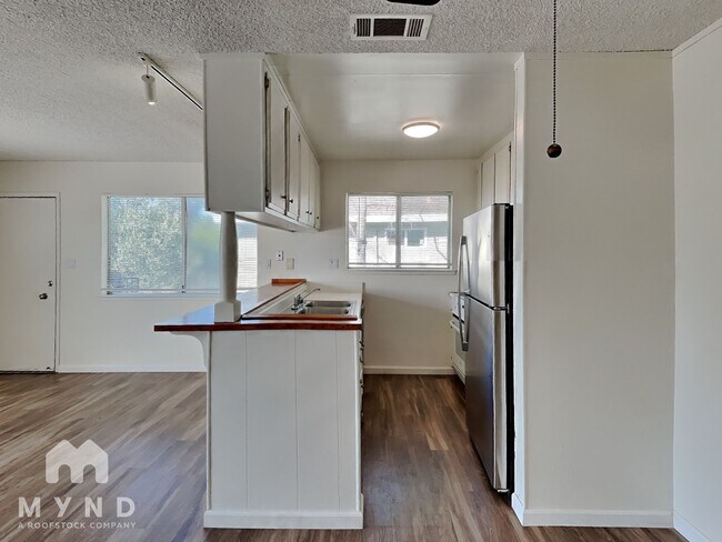 Building Photo - 3157 Occidental Dr