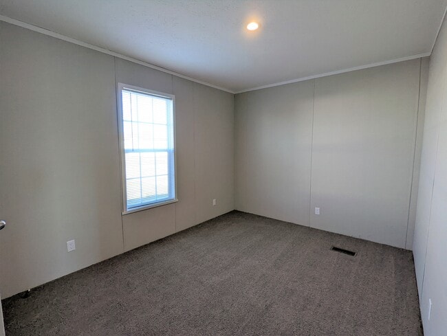 Building Photo - 471 Montana