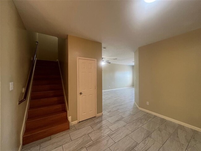 Building Photo - 11618 Champions Green Dr