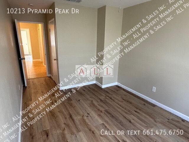 Building Photo - 10213 Pyramid Peak Dr