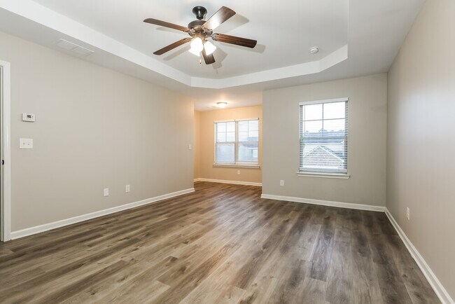 Building Photo - 2664 Calvary Dr