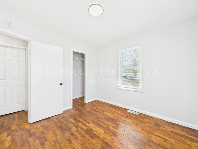 Building Photo - 10323 East 20th St S