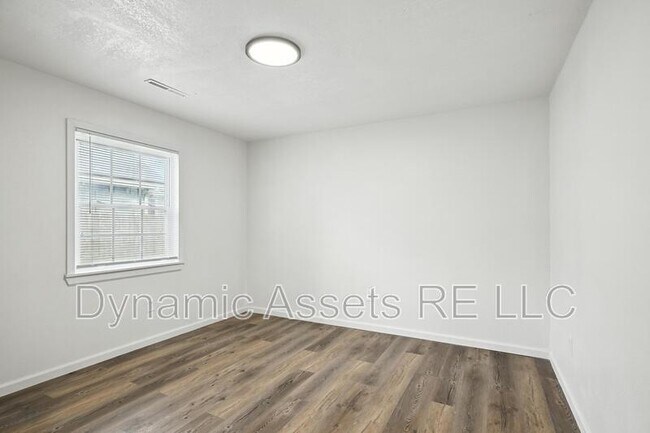 Building Photo - 509 E Jefferson St