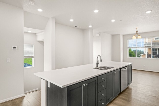 Building Photo - 7163 NW Eleanor Ave