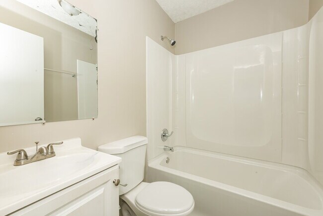 Building Photo - 111 Ridgeview Ct