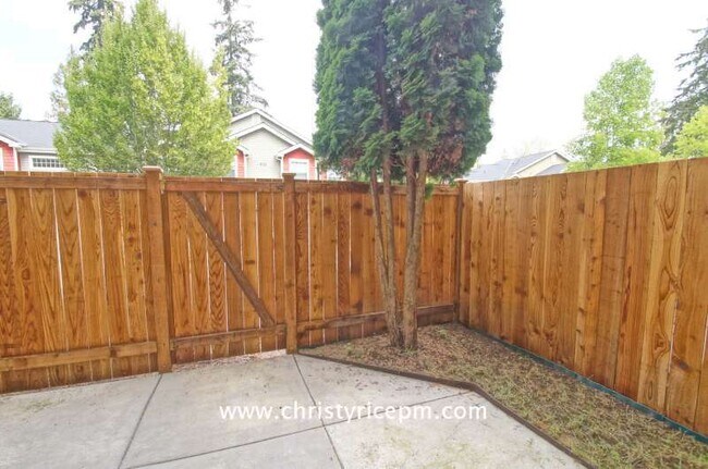 Building Photo - 4315 Issaquah-Pine Lake Rd SE