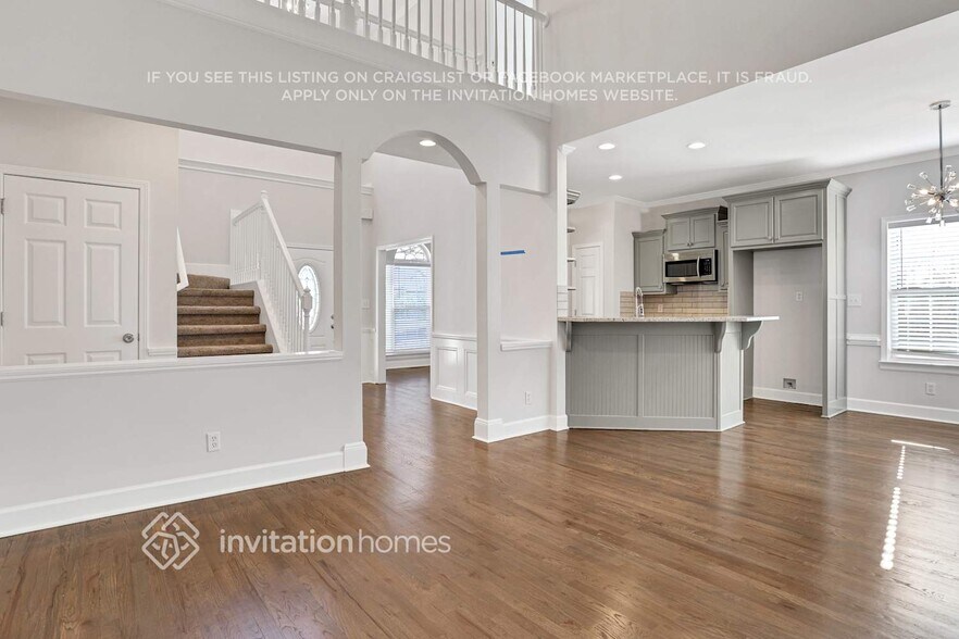 Building Photo - 1240 Oriole Dr SW