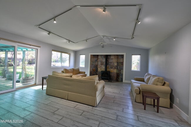 Building Photo - 12310 S Hills Dr