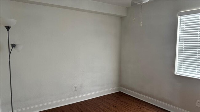 Building Photo - 205 Lewfield Cir