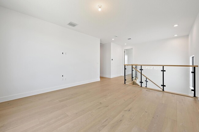 Building Photo - 20471 Southernwood Ave