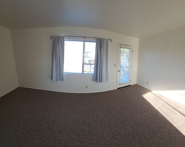 Building Photo - Quaint 2 bedroom 1 bath in quiet neighborhood