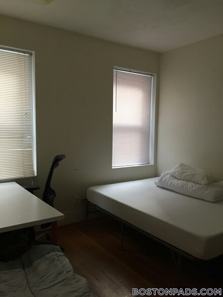 Building Photo - 103 Gordon St