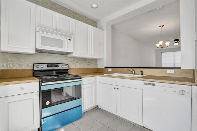 Building Photo - 757 NW 42nd Ave