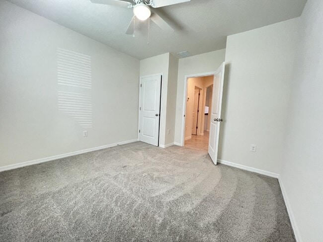 Building Photo - **4 bd/2bath Home available in the exclusive gated community of Lake Diamond!!!