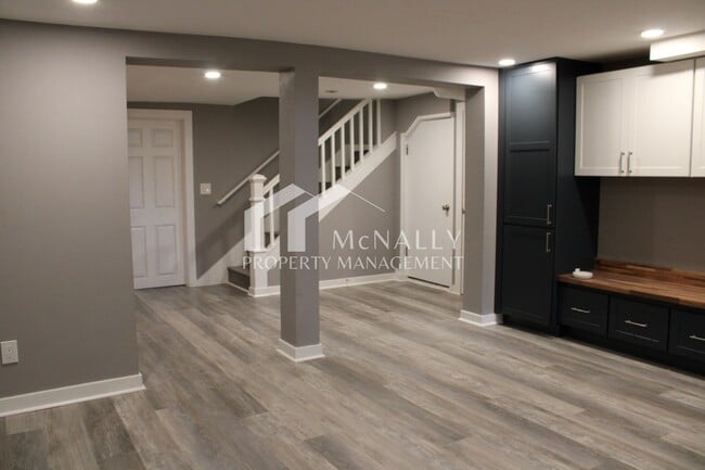 Building Photo - 5 Bedroom, 4 Bathroom Historic Tacoma Home