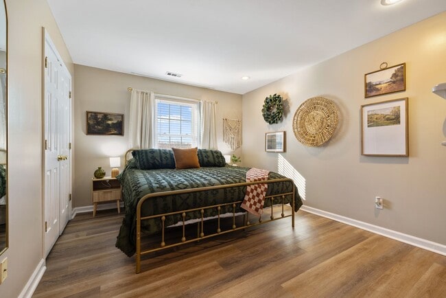 Building Photo - 707 Bagwell Ct