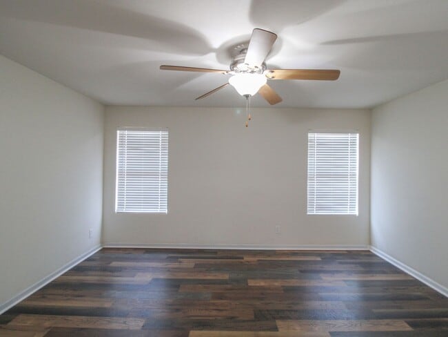 Building Photo - Modern and updated home in desirable East ...