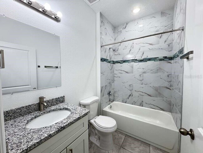 Building Photo - 6142 SW 154th Place Rd