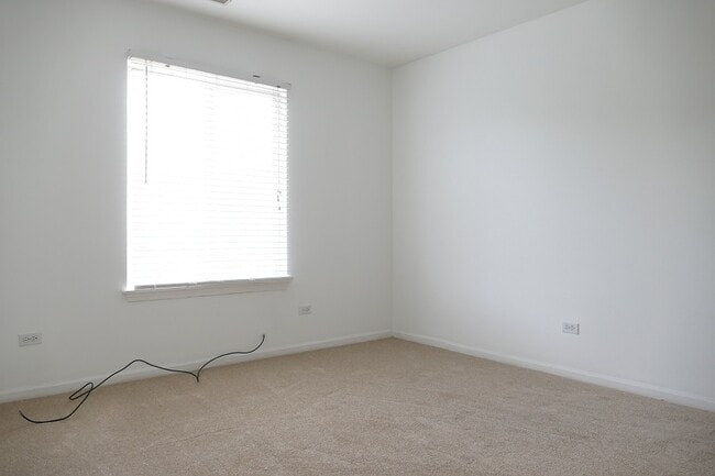 Building Photo - 2832 Skylane Dr