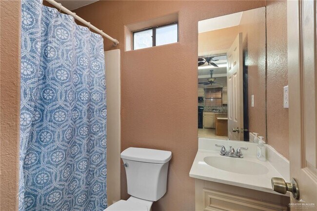 Building Photo - 682 Alto Bonito St