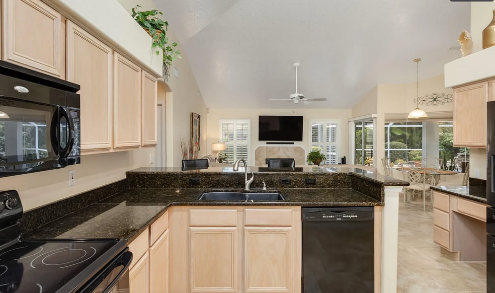 Kitchen/Family Room - 3835 Savannahs Trl