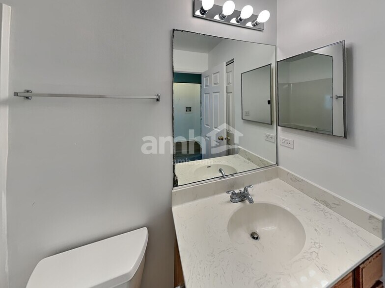 Building Photo - 2925 Shetland Ln