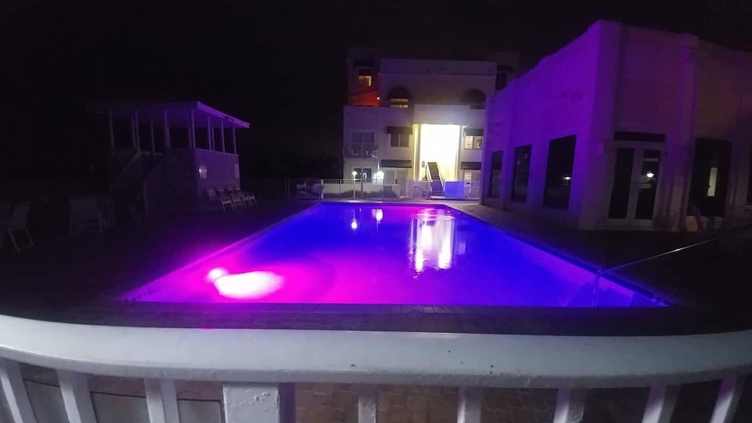 Building Photo - 8600 Ridgewood Ave