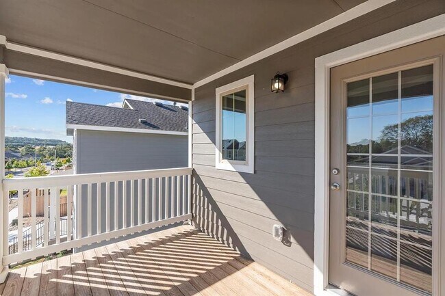 Building Photo - 1725 Lakota Ln