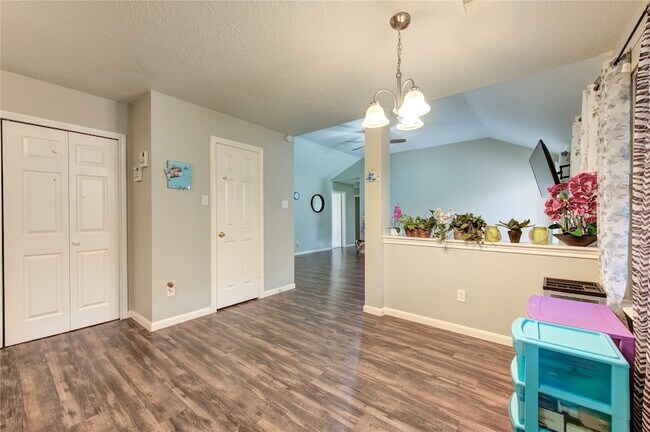 Building Photo - 7302 Greenwood Point Dr