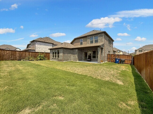 Building Photo - Gorgeous 4-Bedroom Home in Woodbridge Esta...