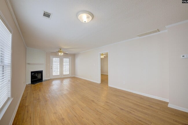 Building Photo - 200 Deer Hound Trail