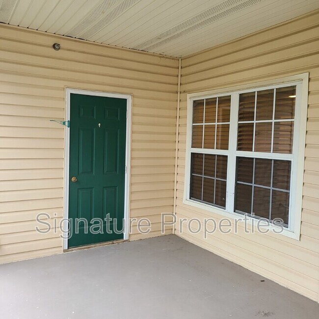 Building Photo - 830 Brassie Ln