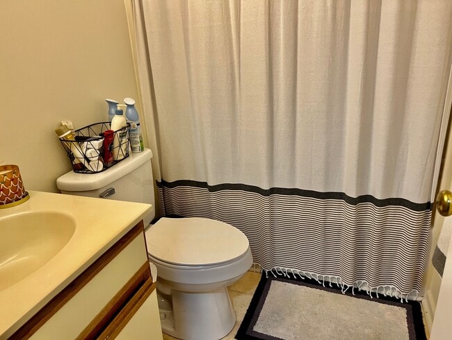 Building Photo - 1000 Linden Ave