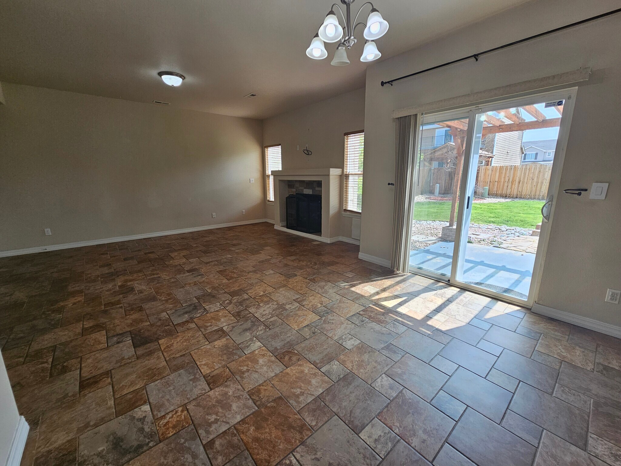 Building Photo - 2063 Velliquette Ln