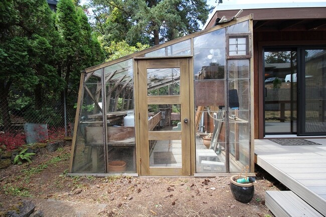 Building Photo - 2890 SW 89th Ave