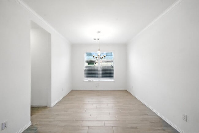 Building Photo - 15011 Old Horseshoe Lake Dr