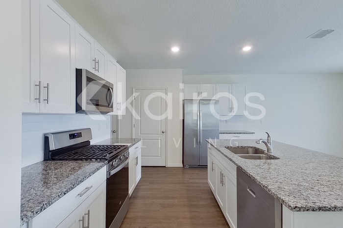 Building Photo - 32165 Katelin Cir