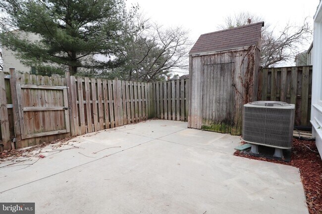 Building Photo - 138 Sharpstead Ln